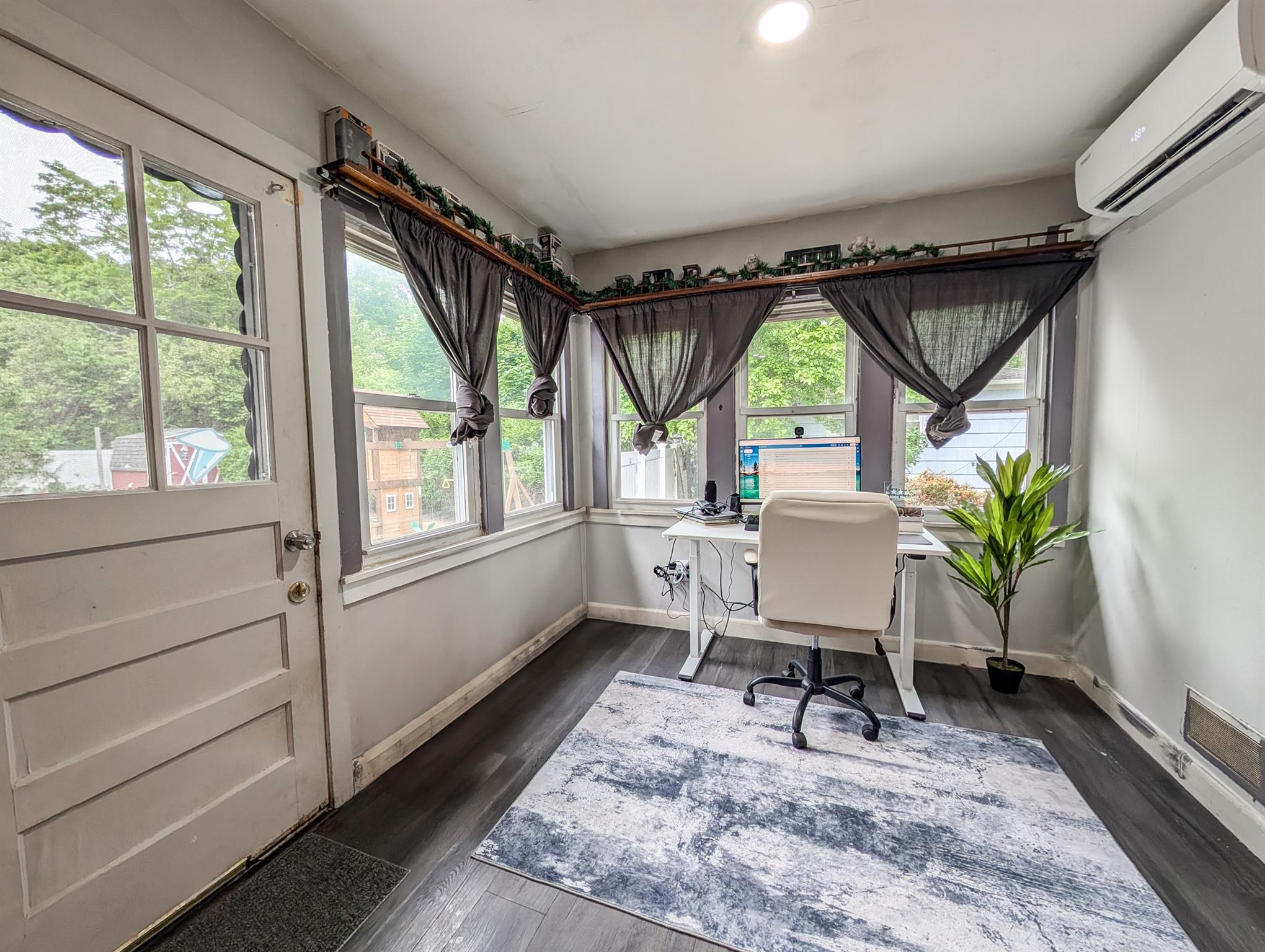 61 Manor Drive, Shirley, New York image 10