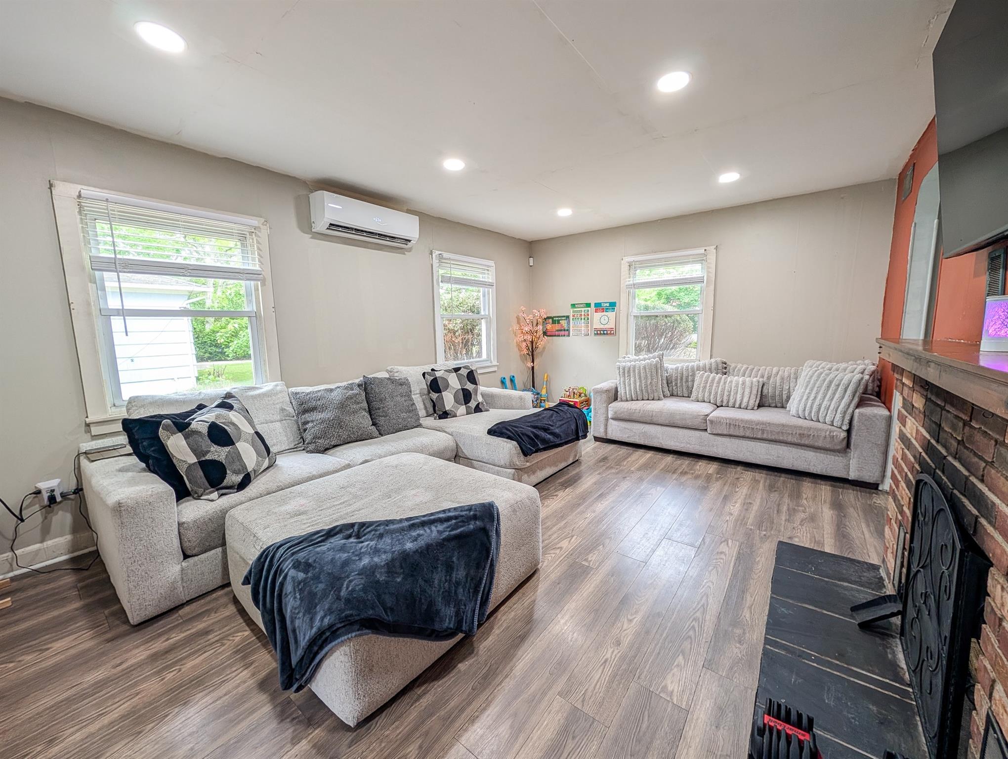 61 Manor Drive, Shirley, New York image 6