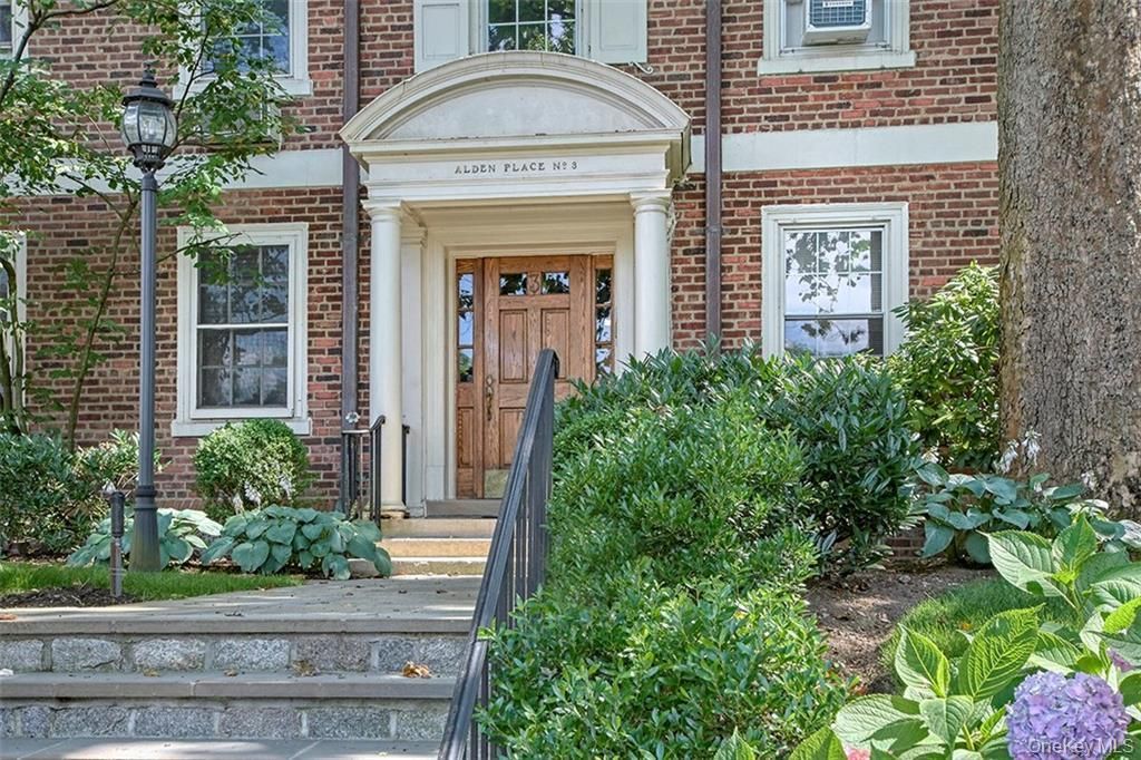 Photo of 3 Alden Place #3A, Bronxville, NY 10708 (MLS # 948290)