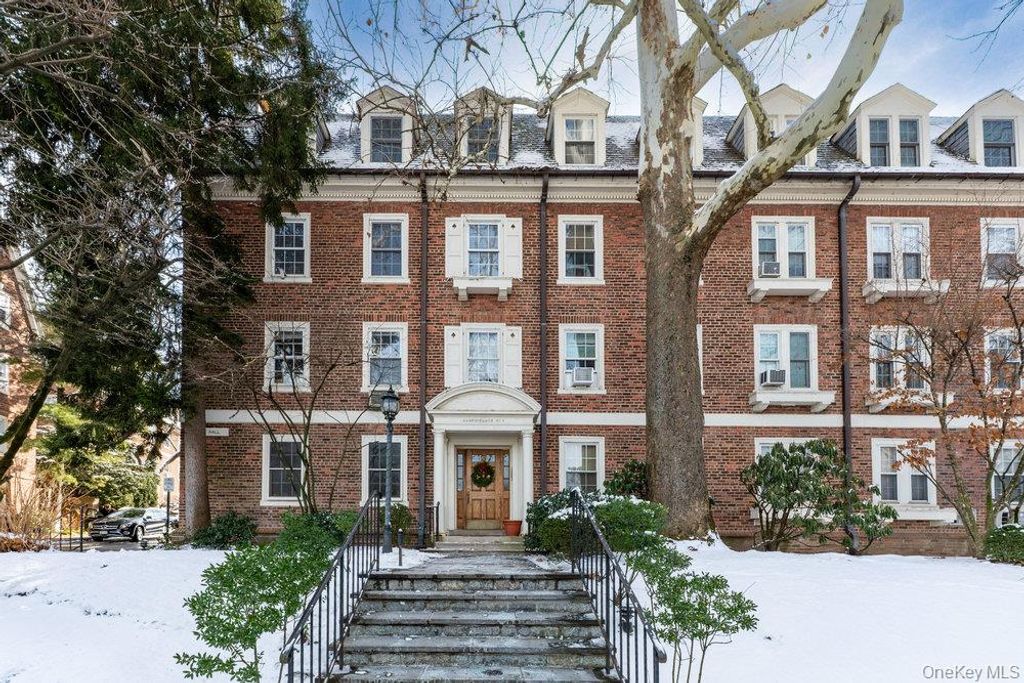 Photo of 3 Alden Place #3A, Bronxville, NY 10708 (MLS # 948290)