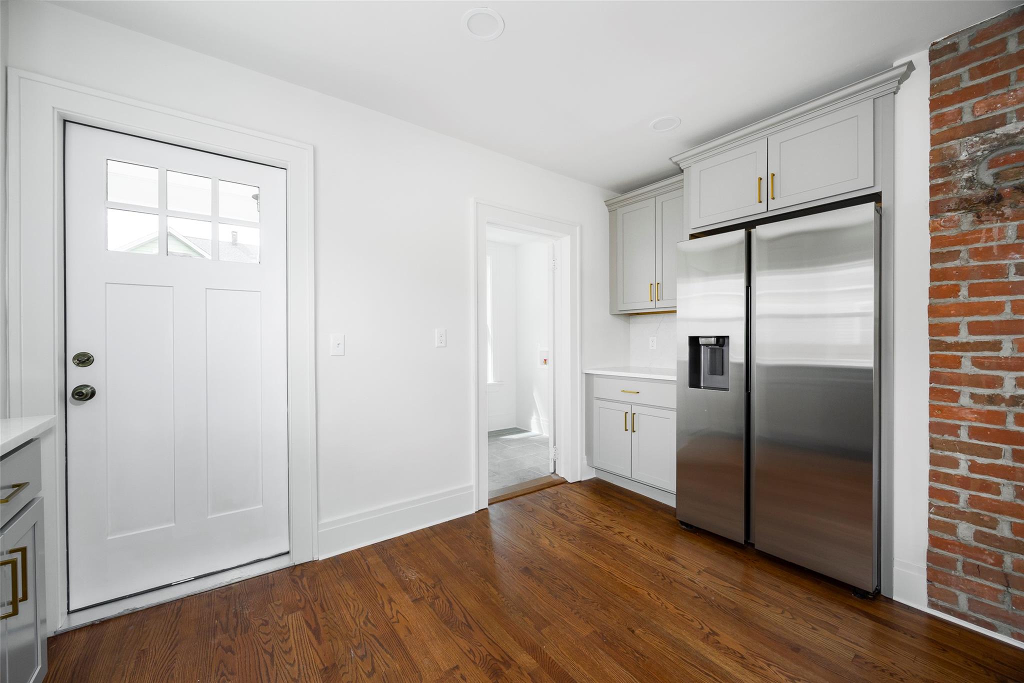 8 S Maple Avenue