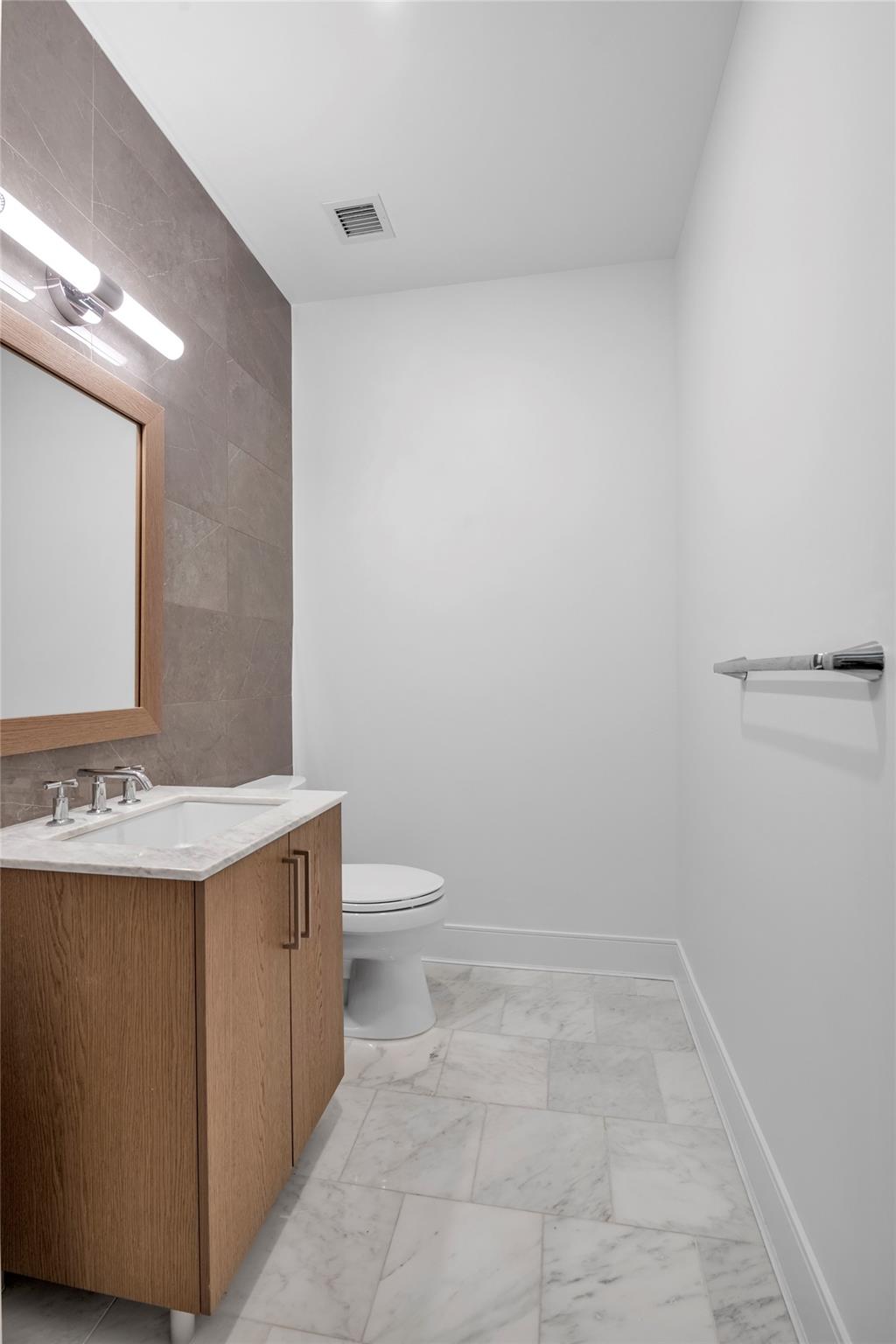 100 Garvies Point Road #1238, Glen Cove, New York image 19