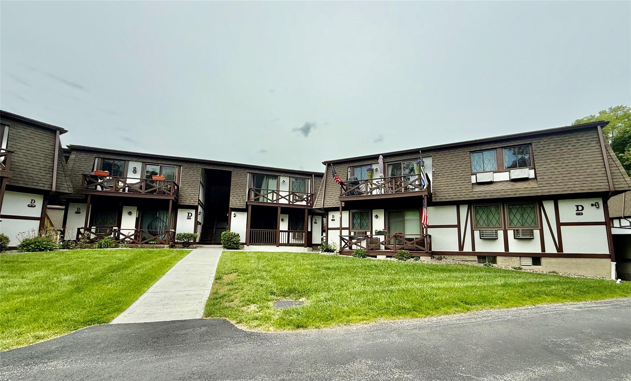 Rental Property at Main Street D5, Cornwall, New York - Bedrooms: 2 
Bathrooms: 2 
Rooms: 6  - $2,800 MO.