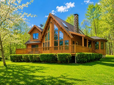 Homes For Sale - 252 Crum Elbow Road<br/> Hyde Park, NY 12538