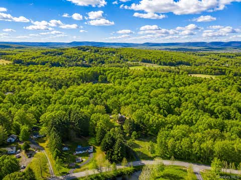 Homes For Sale - 252 Crum Elbow Road<br/> Hyde Park, NY 12538