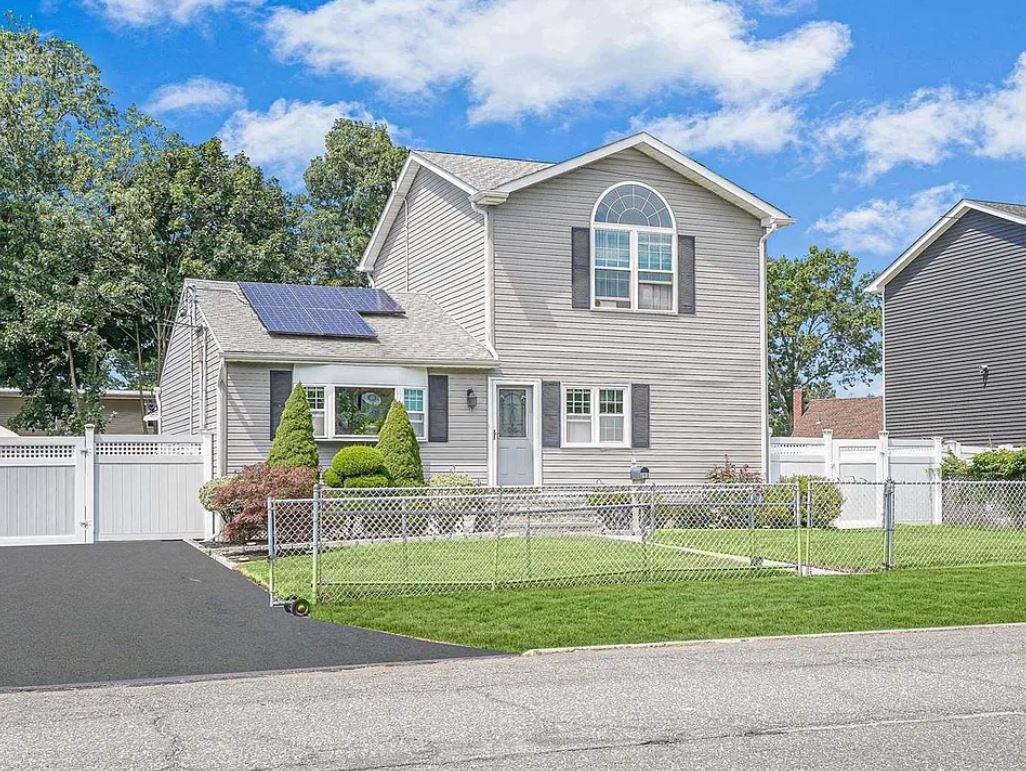 146 Grand Boulevard, Brentwood, New York image 1