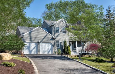 Photo of 66 Knoll Road, Southampton, NY 11968 (MLS # 942193)