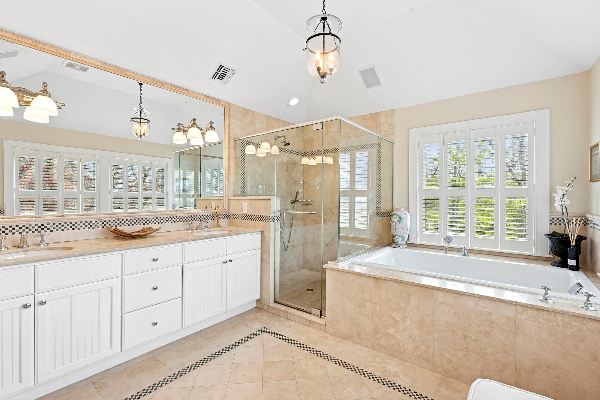 179 Bay Avenue, Hampton Bays, New York image 16