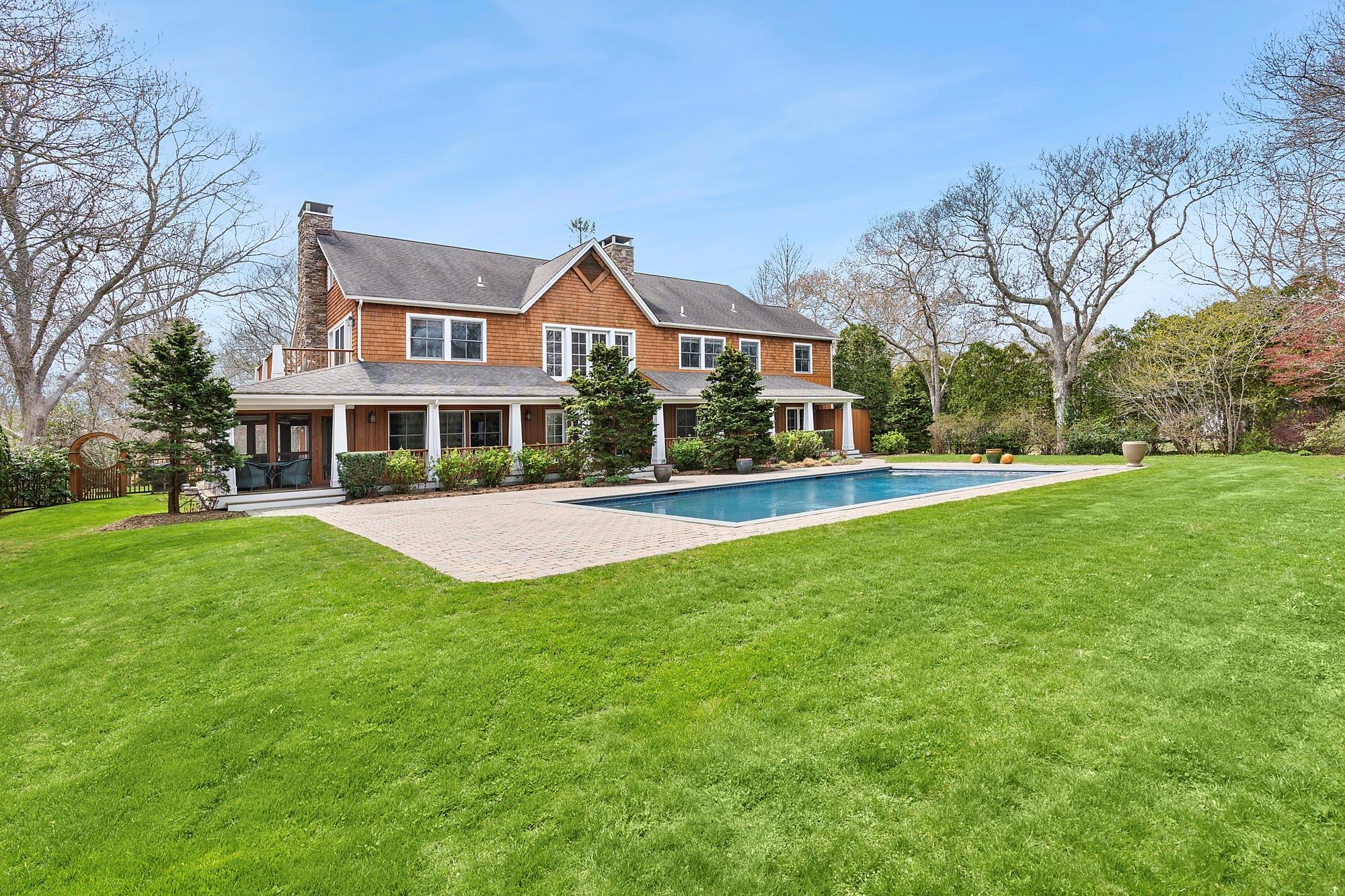 179 Bay Avenue, Hampton Bays, New York image 2