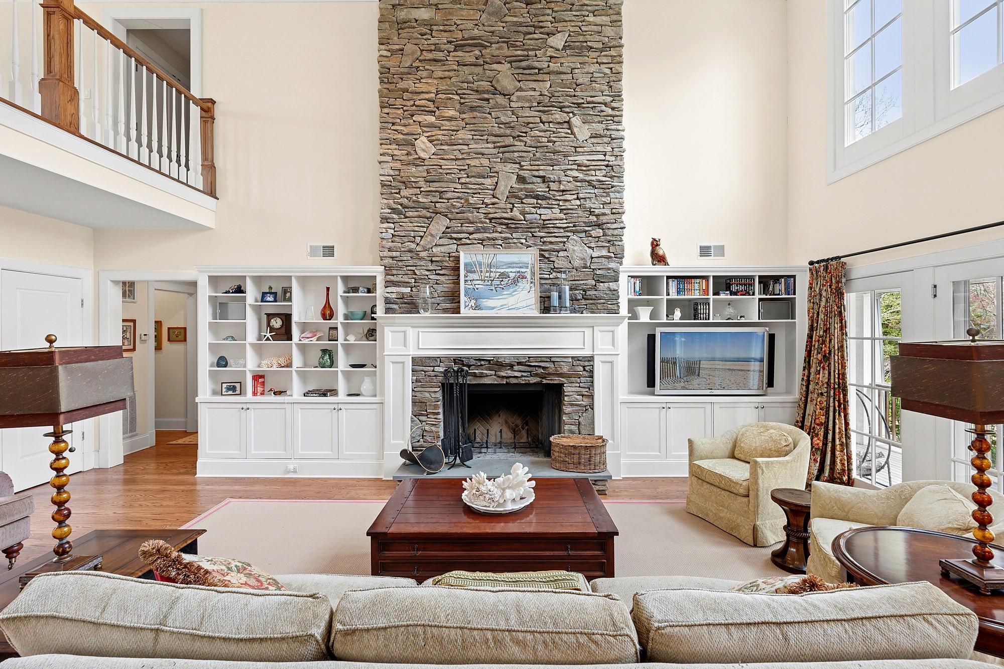 179 Bay Avenue, Hampton Bays, New York image 10