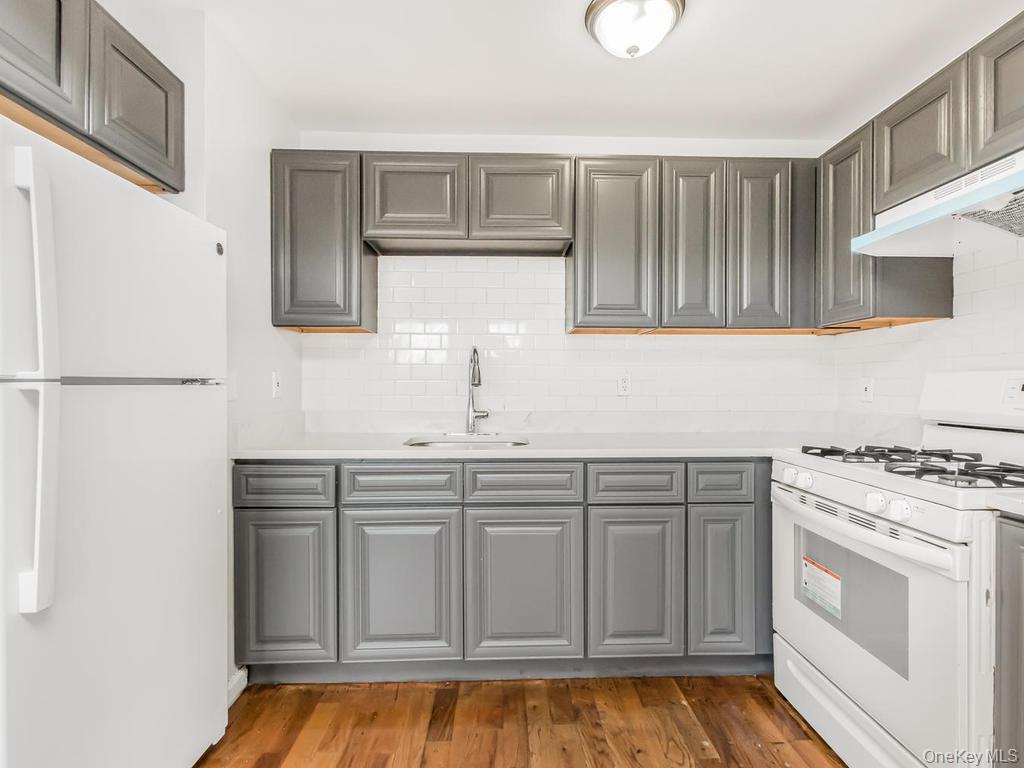 3545-3547 Carlisle Place