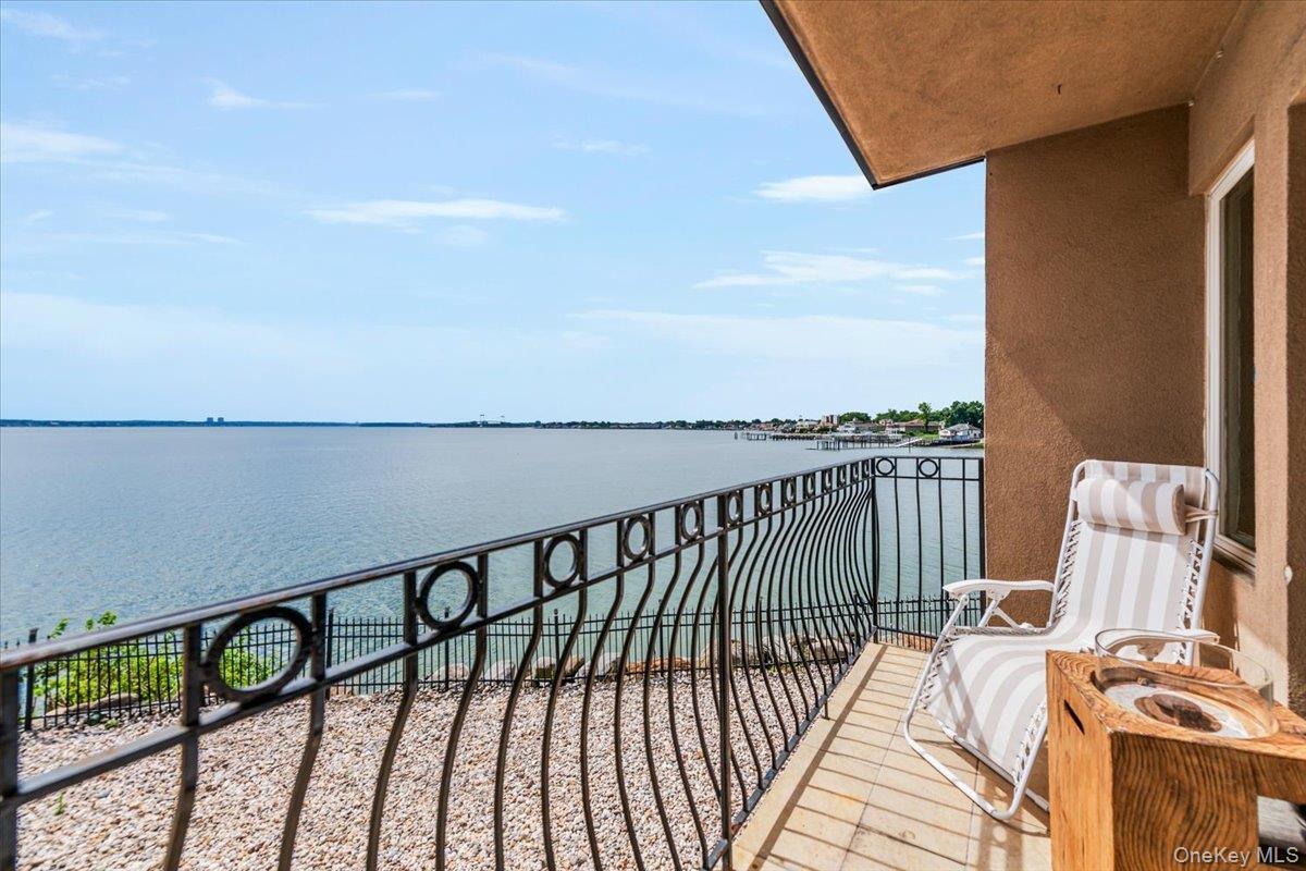 1436 Outlook Avenue 2