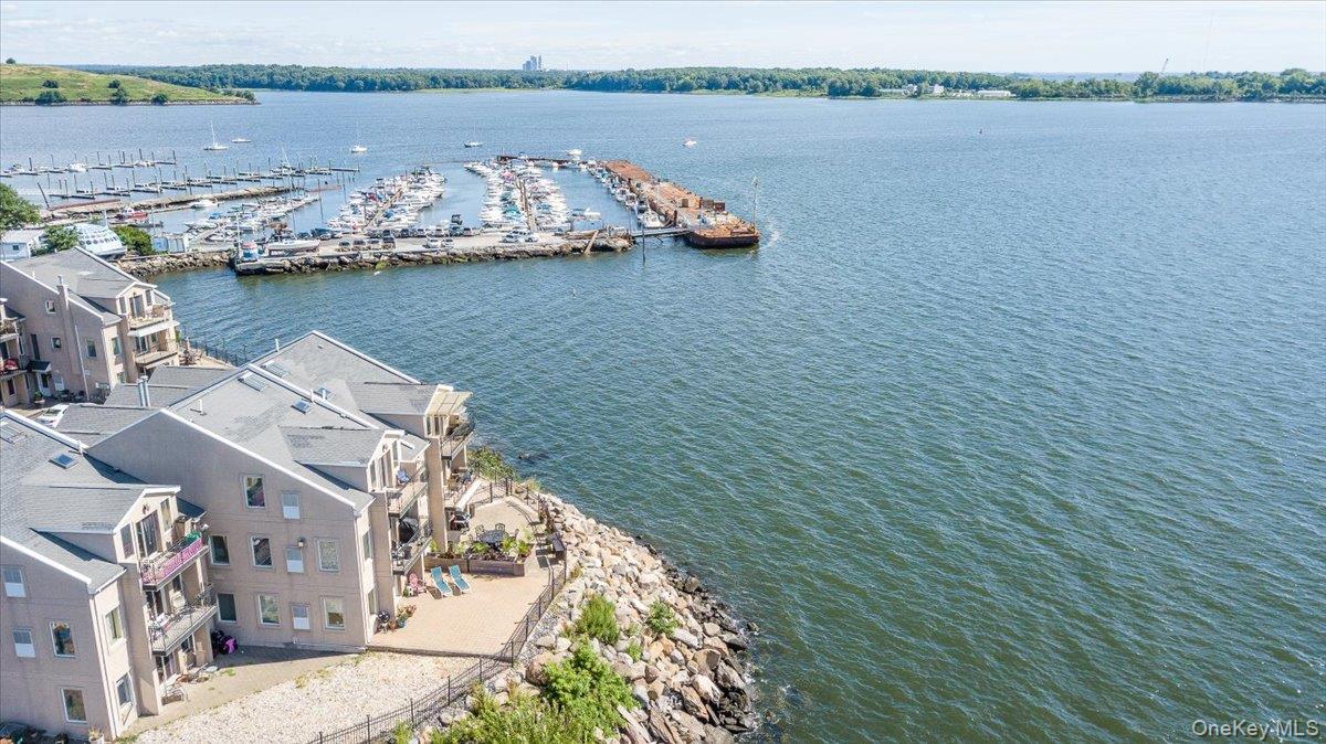 1436 Outlook Avenue 2