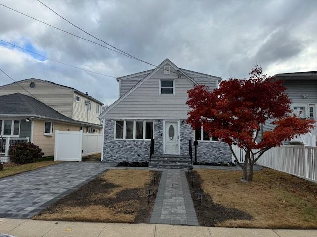 27 W Granada Avenue, Lindenhurst, New York image 3