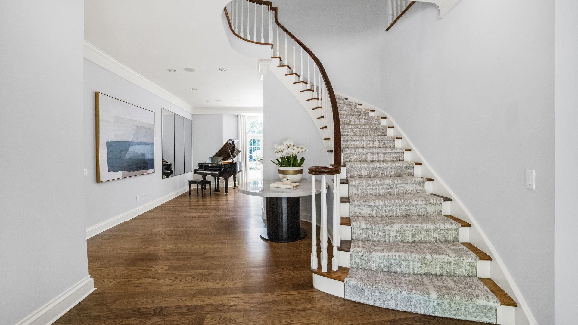 3 Pin Oak Court