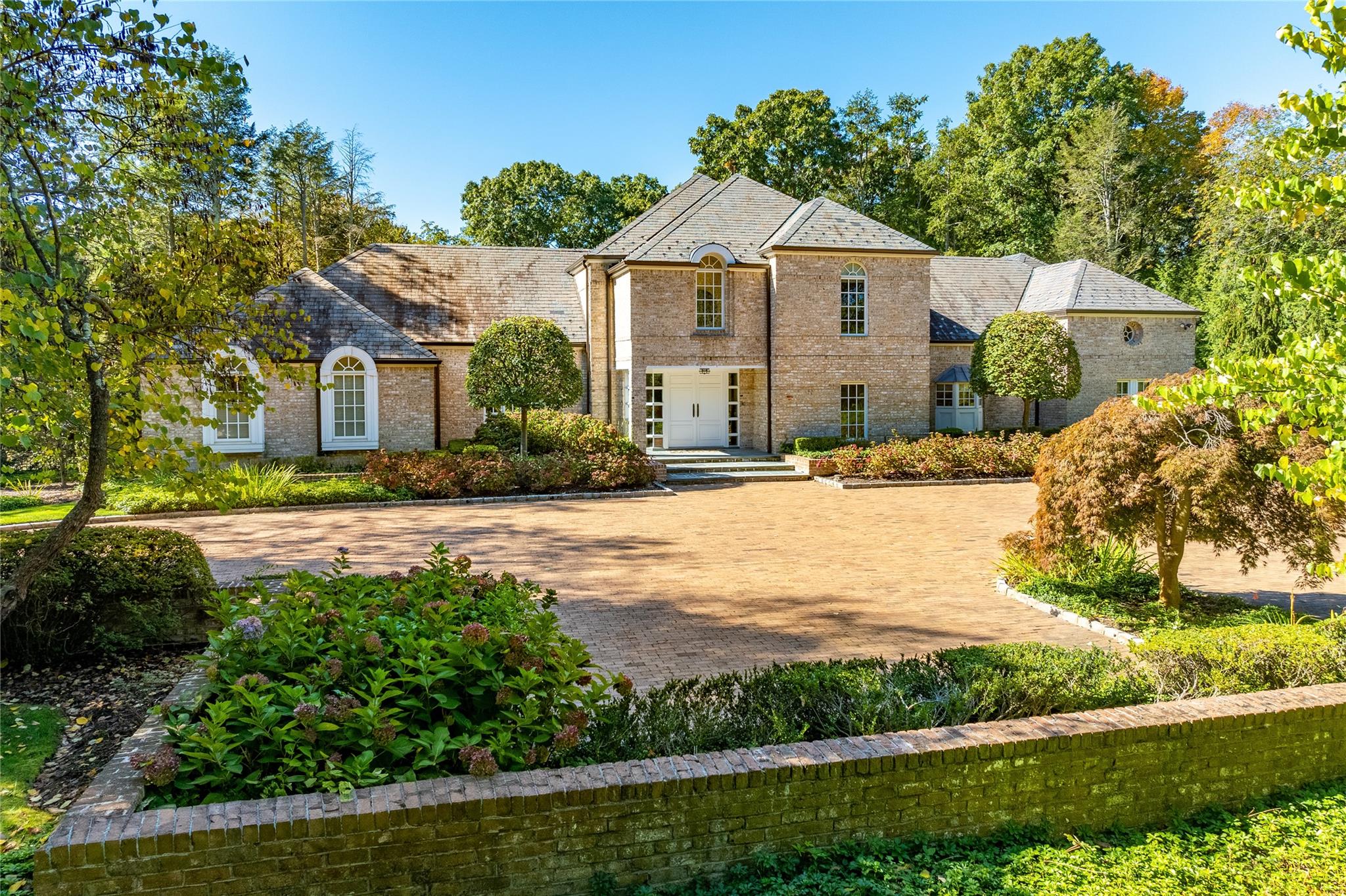 3 Pin Oak Court