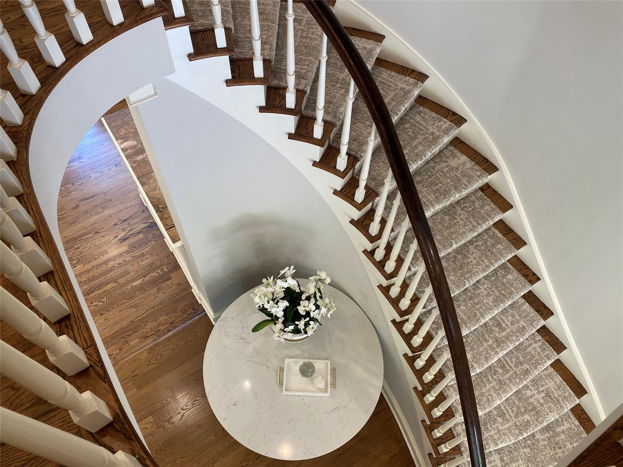 3 Pin Oak Court