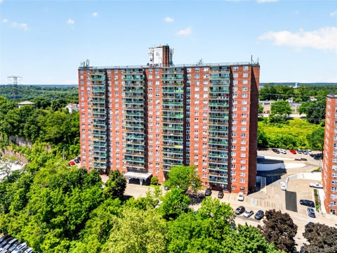 Homes For Sale - 1841 Central Park Avenue #18A<br/> Yonkers, NY 10710