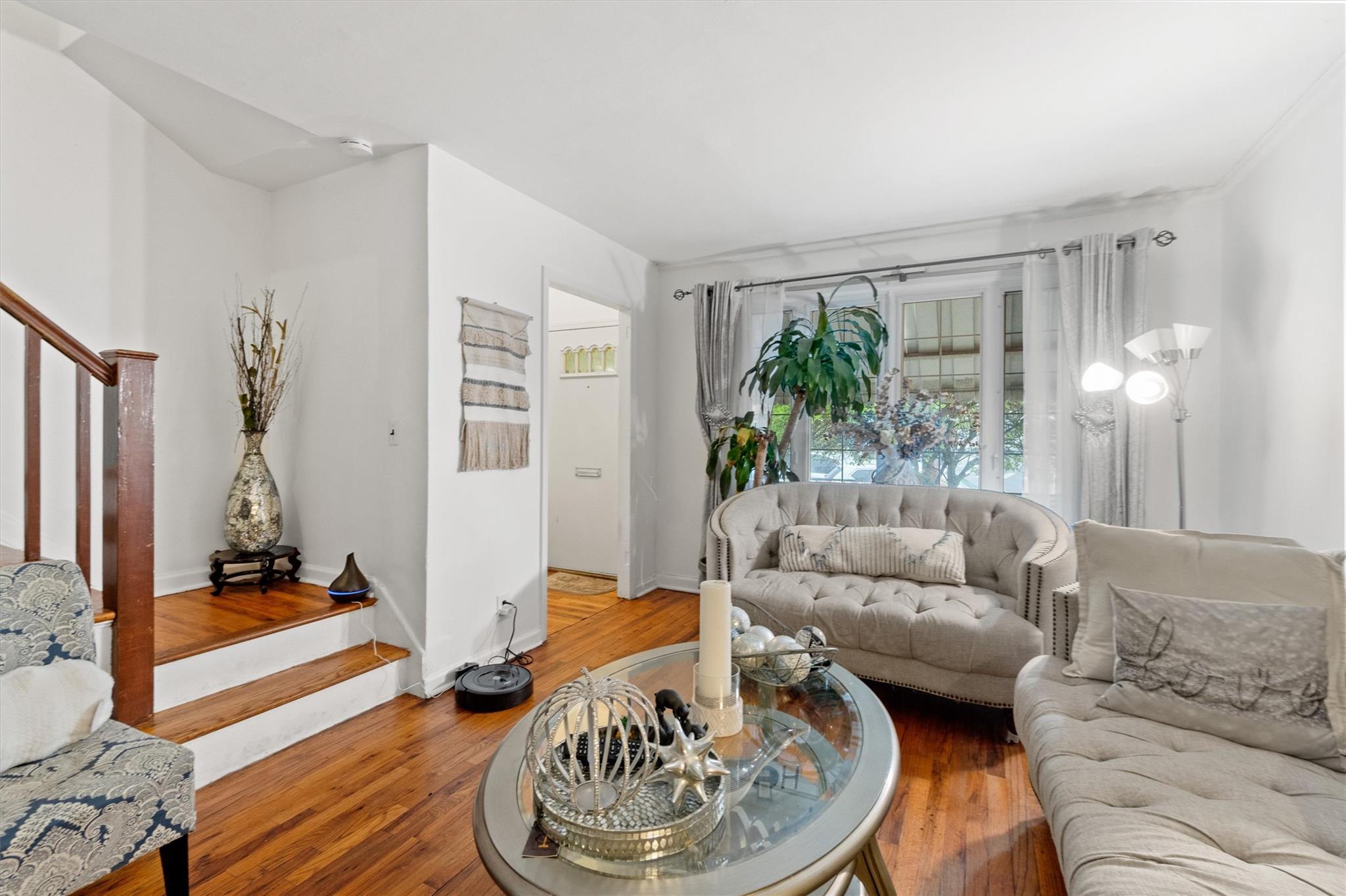 204 Throggs Neck Boulevard, Bronx, New York image 7