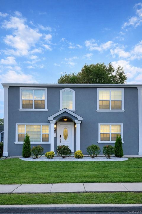 Homes For Sale - 684 Dorothea Lane<br/> Elmont, NY 11003