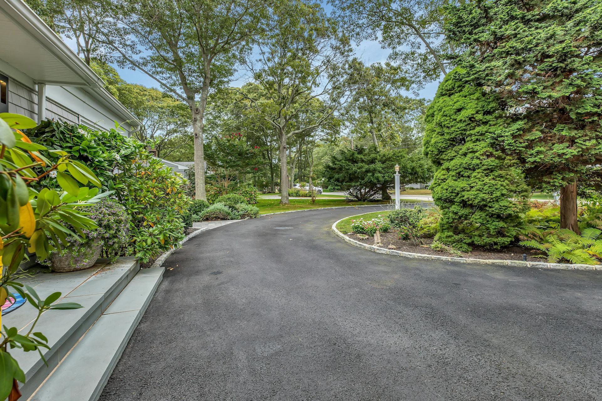 17 Lovell Road, Hampton Bays, New York image 6