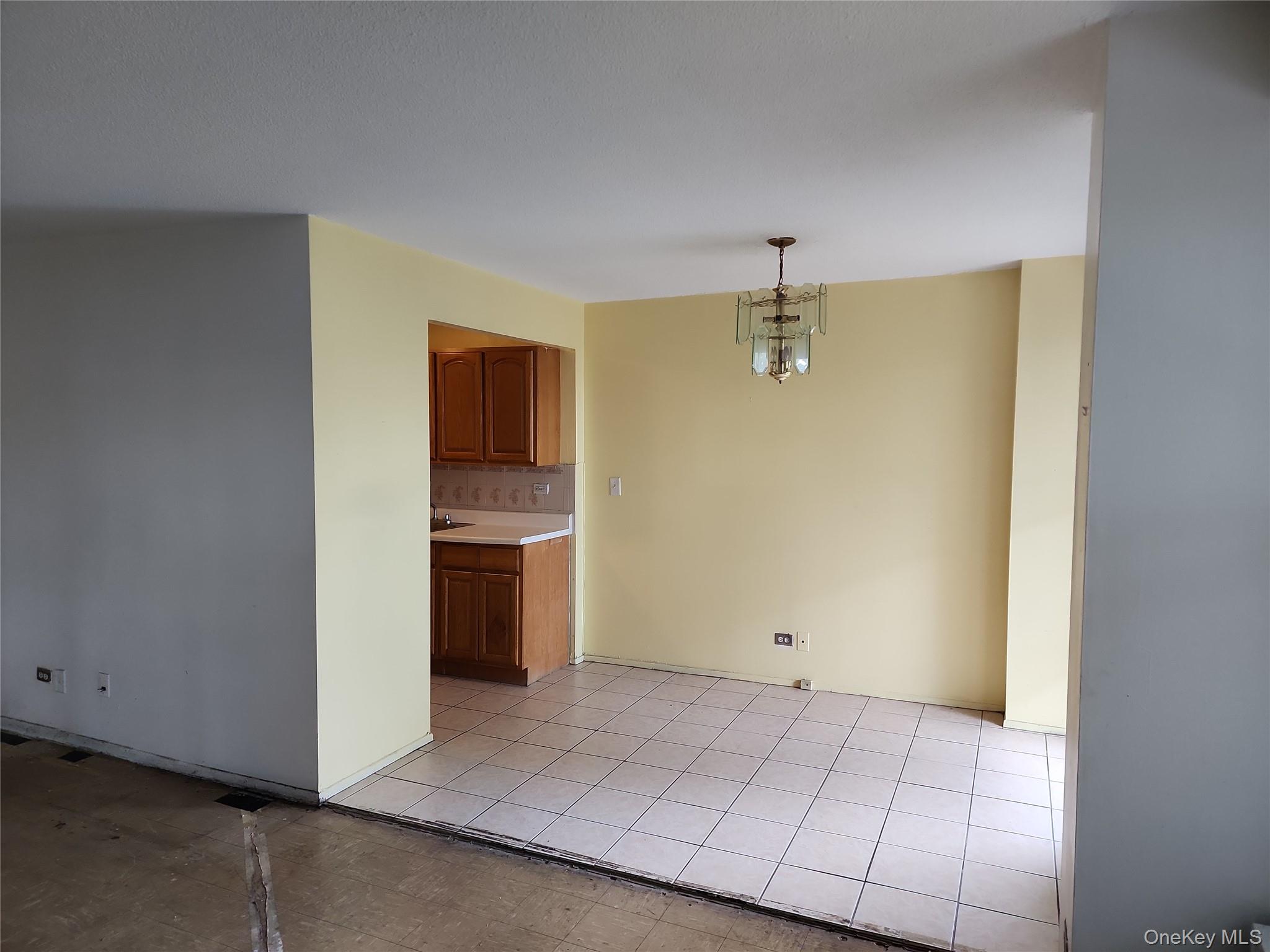 2550 Olinville Avenue 8M