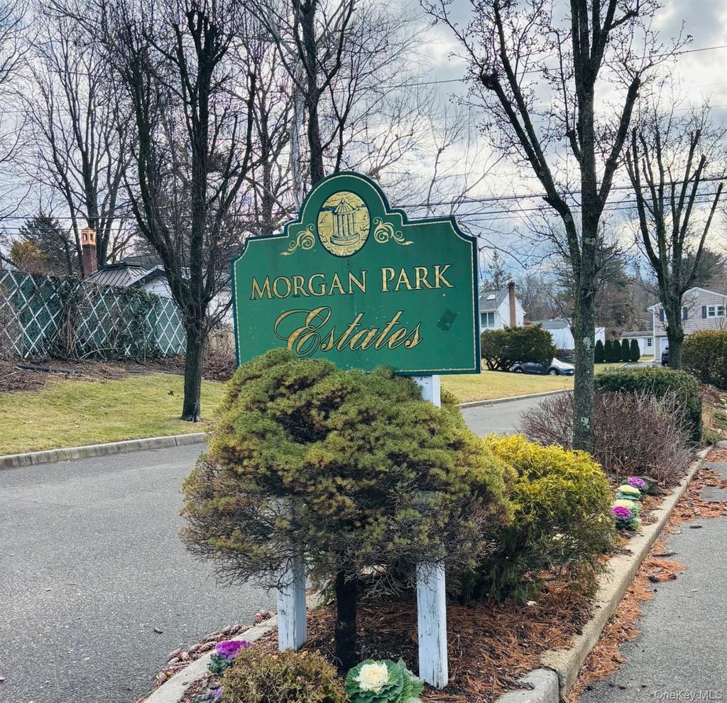 Photo of 27 Henry Drive, Glen Cove, NY 11542 (MLS # 951806)