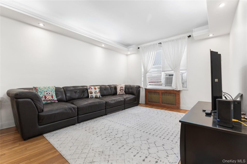 Photo of 64-11 99th St #3, Rego Park, NY 11374 (MLS # 986789)