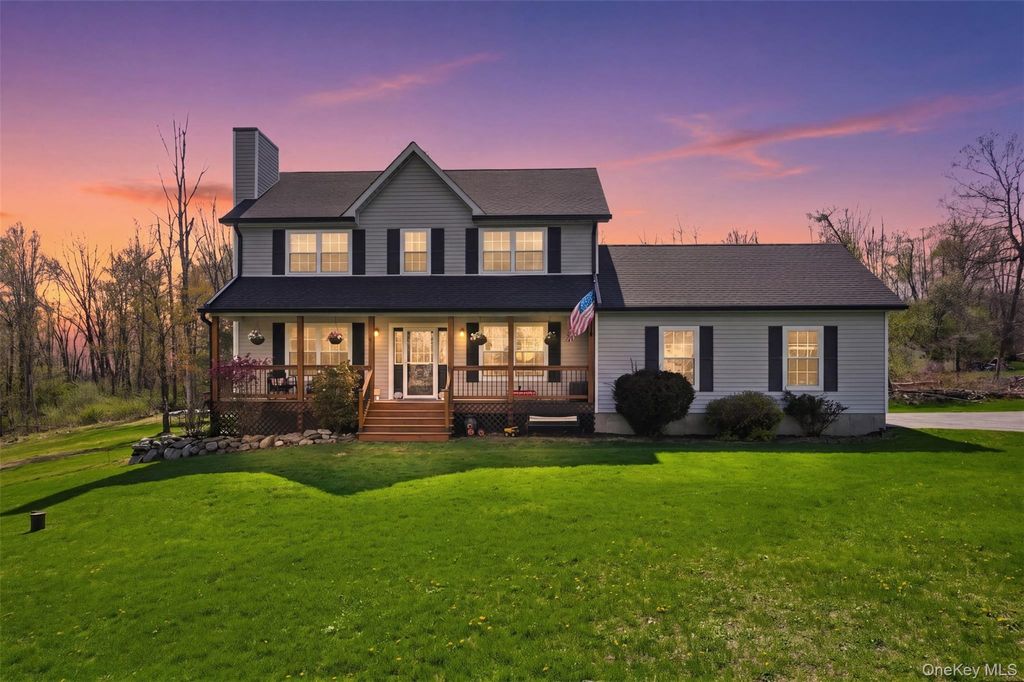 Photo of 16 Fawn Court, Middletown, NY 10940 (MLS # 985661)