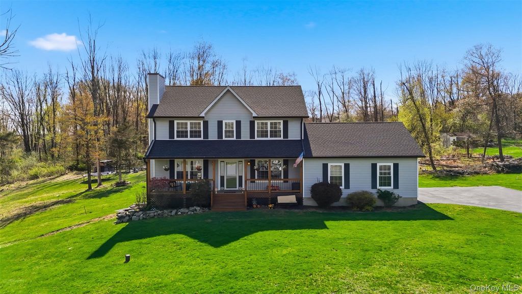 Photo of 16 Fawn Court, Middletown, NY 10940 (MLS # 985661)