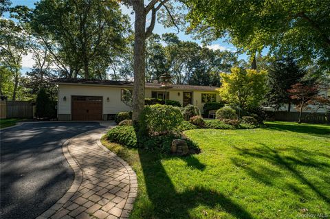 Photo of 6 Rack Lane, East Setauket, NY 11733 (MLS # 921869)