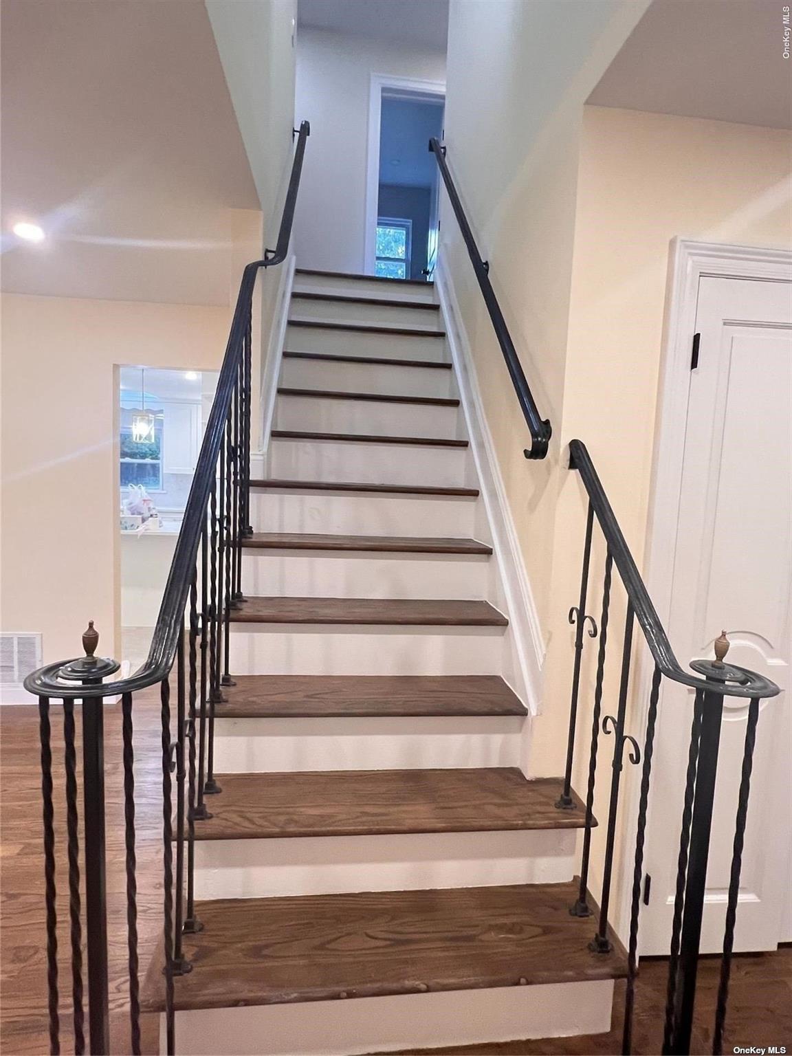 332 Browns Road, Nesconset, New York image 15
