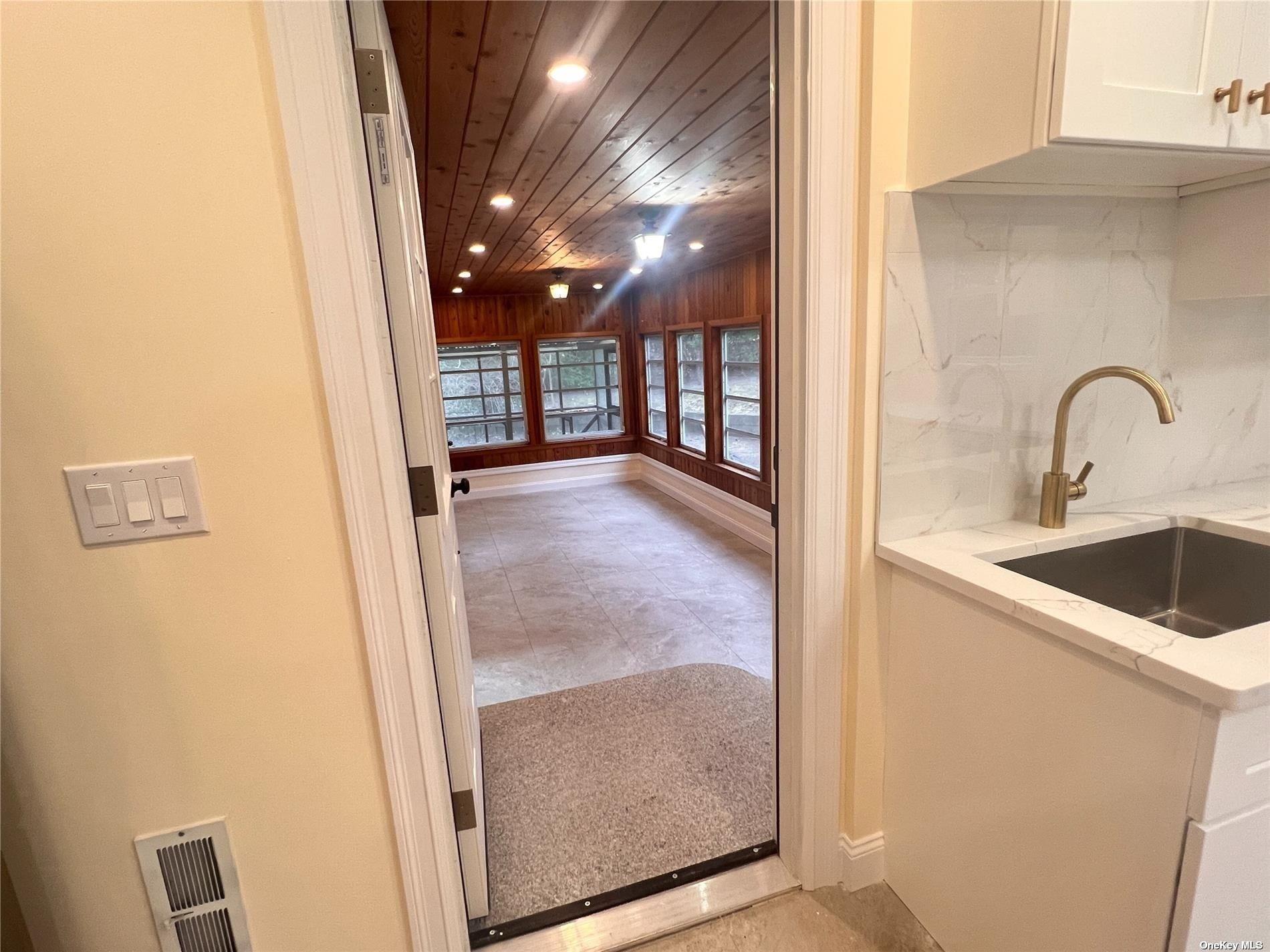 332 Browns Road, Nesconset, New York image 8