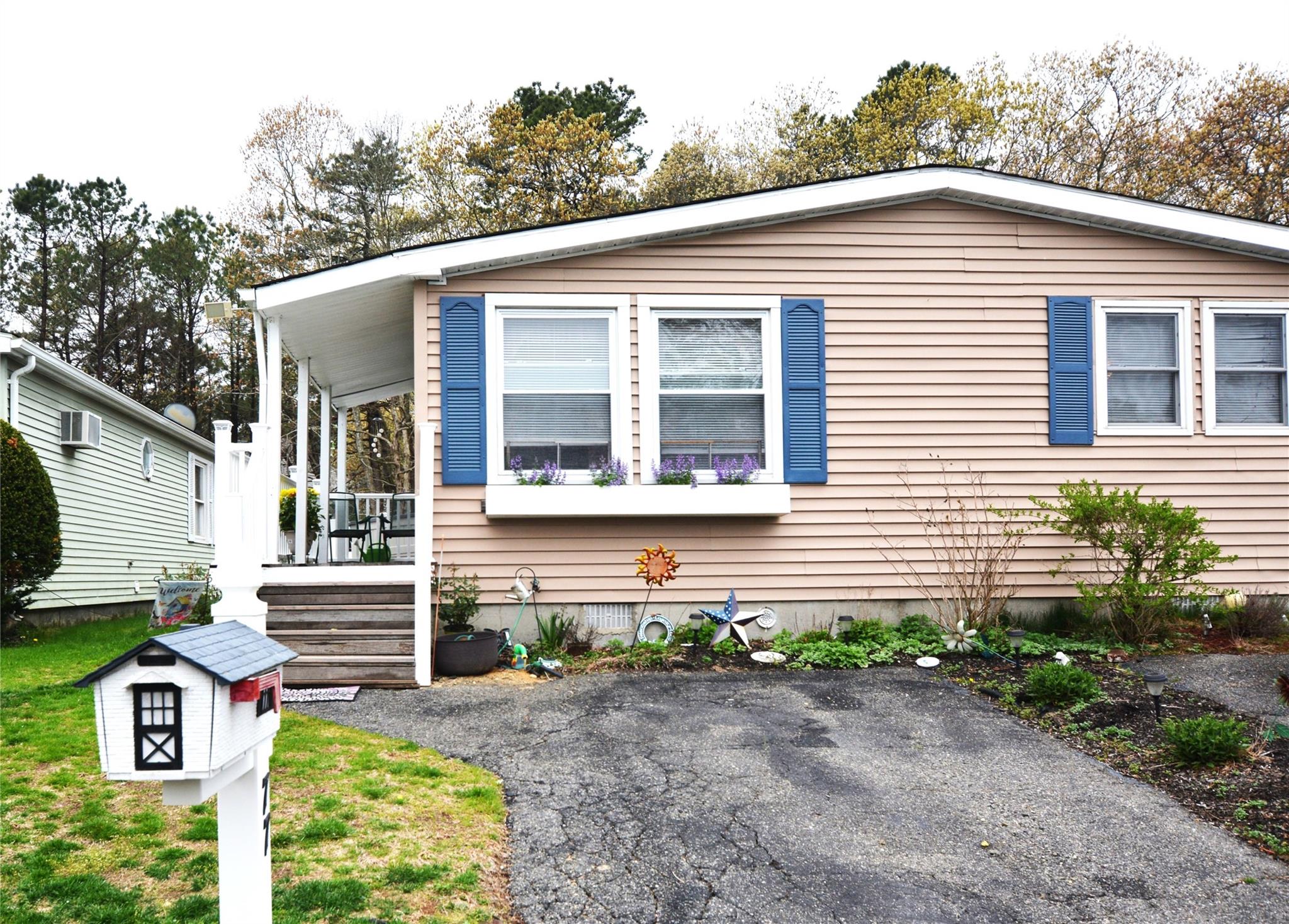 Property for Sale at Village Circle W Cir, Manorville, Hamptons, NY - Bedrooms: 2 
Bathrooms: 1  - $165,000