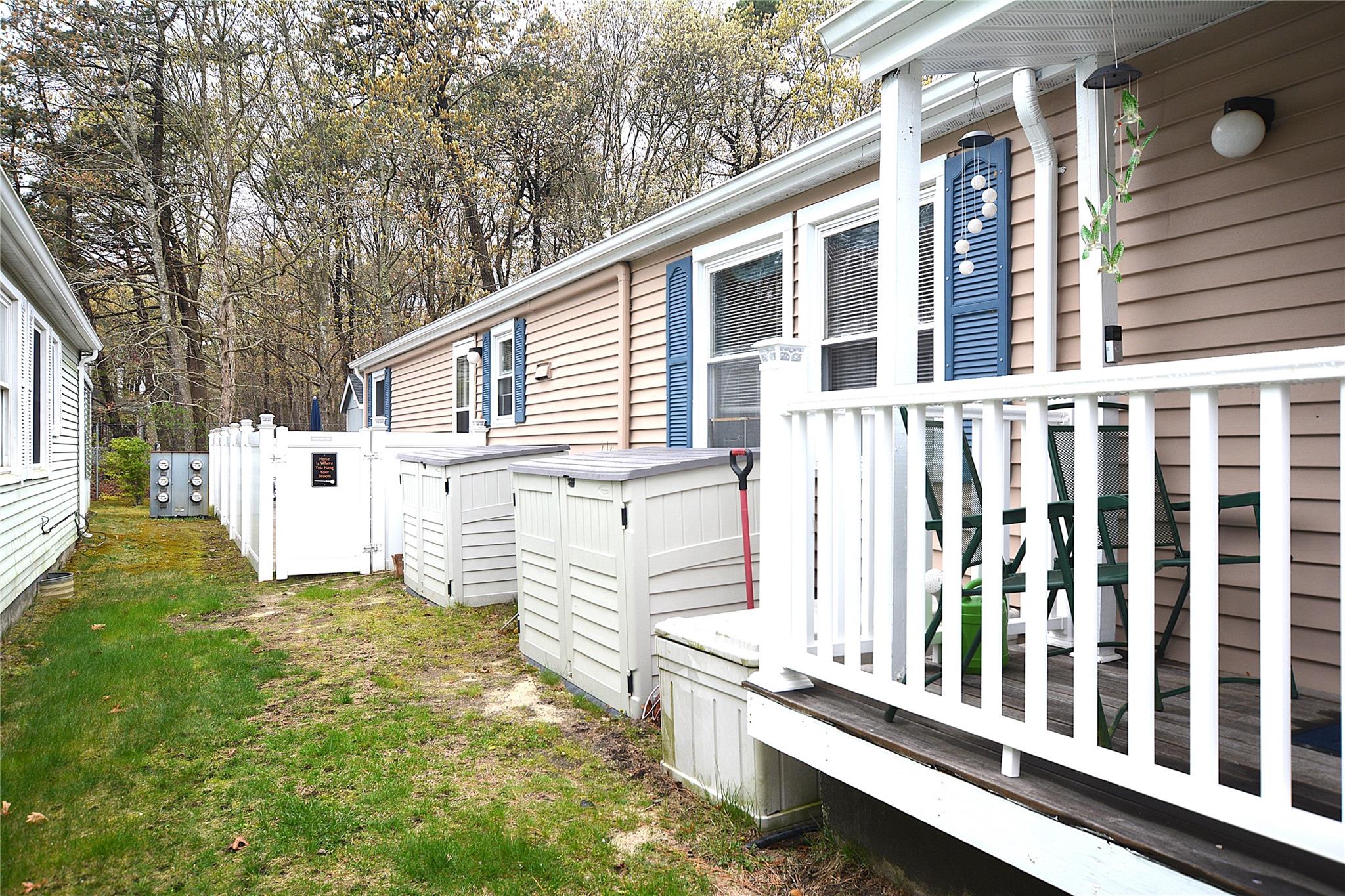 77 Village Circle W Cir, Manorville, New York image 18
