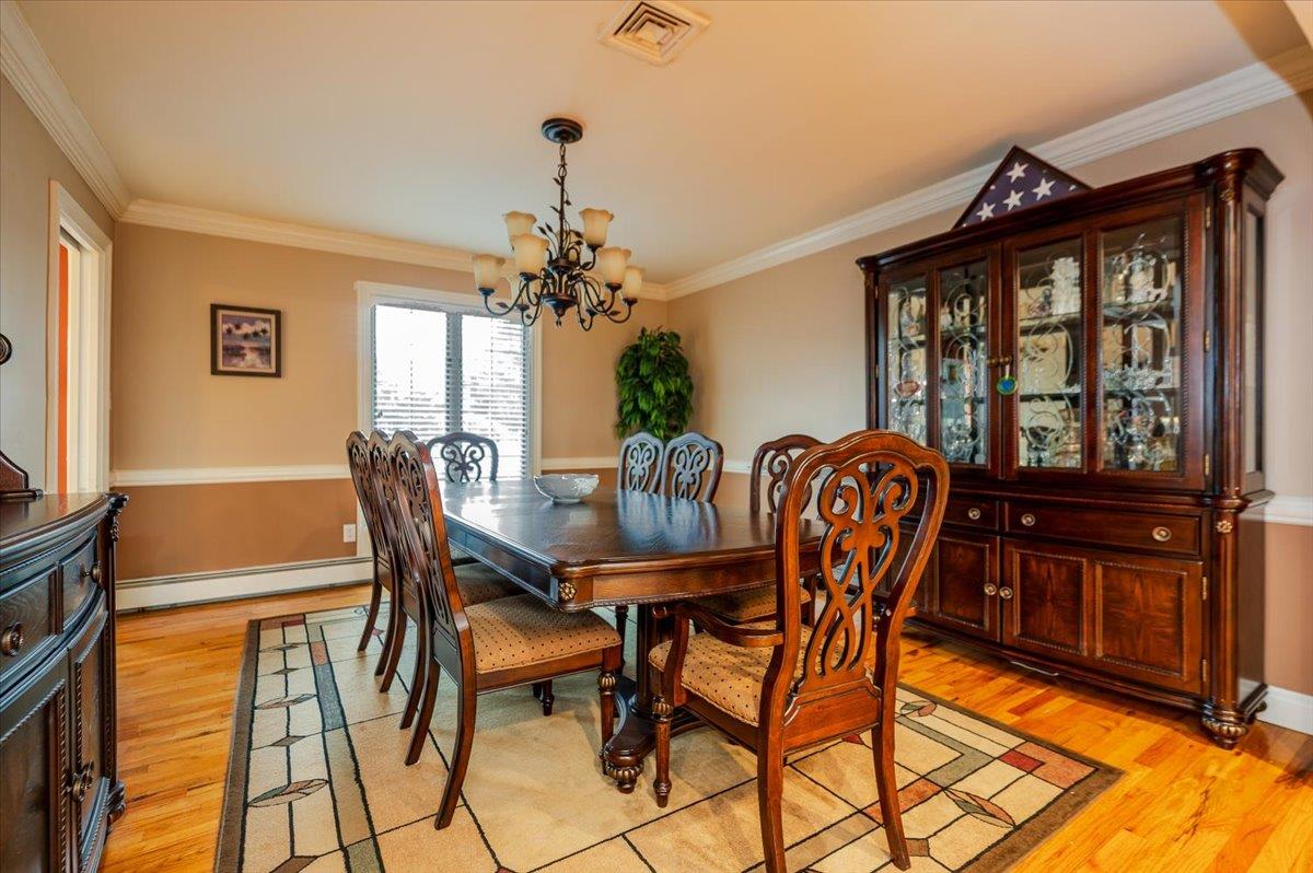 164 Eaton Lane, West Islip, New York image 3