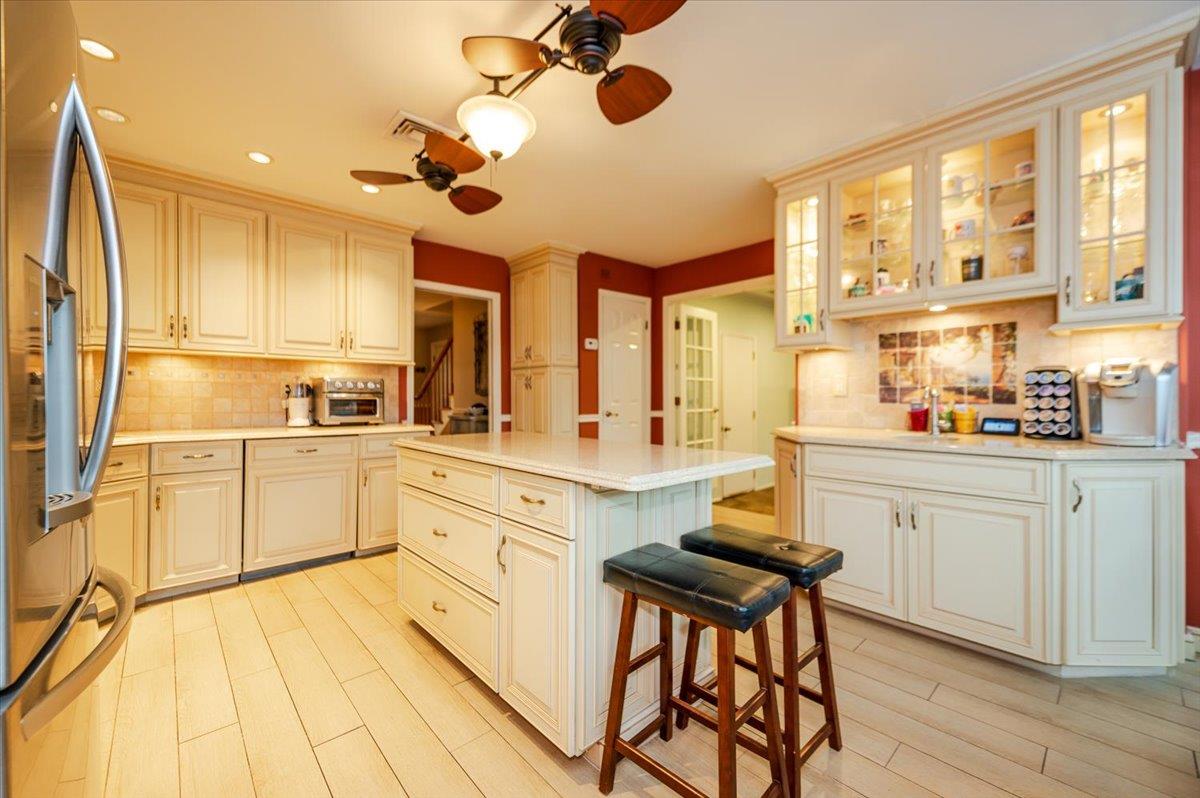 164 Eaton Lane, West Islip, New York image 4