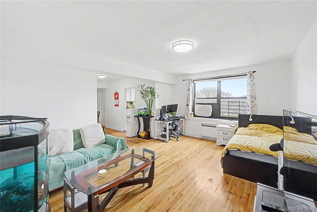 Photo of 7345 210th Street #6D, Oakland Gardens, NY 11364 (MLS # 978623)