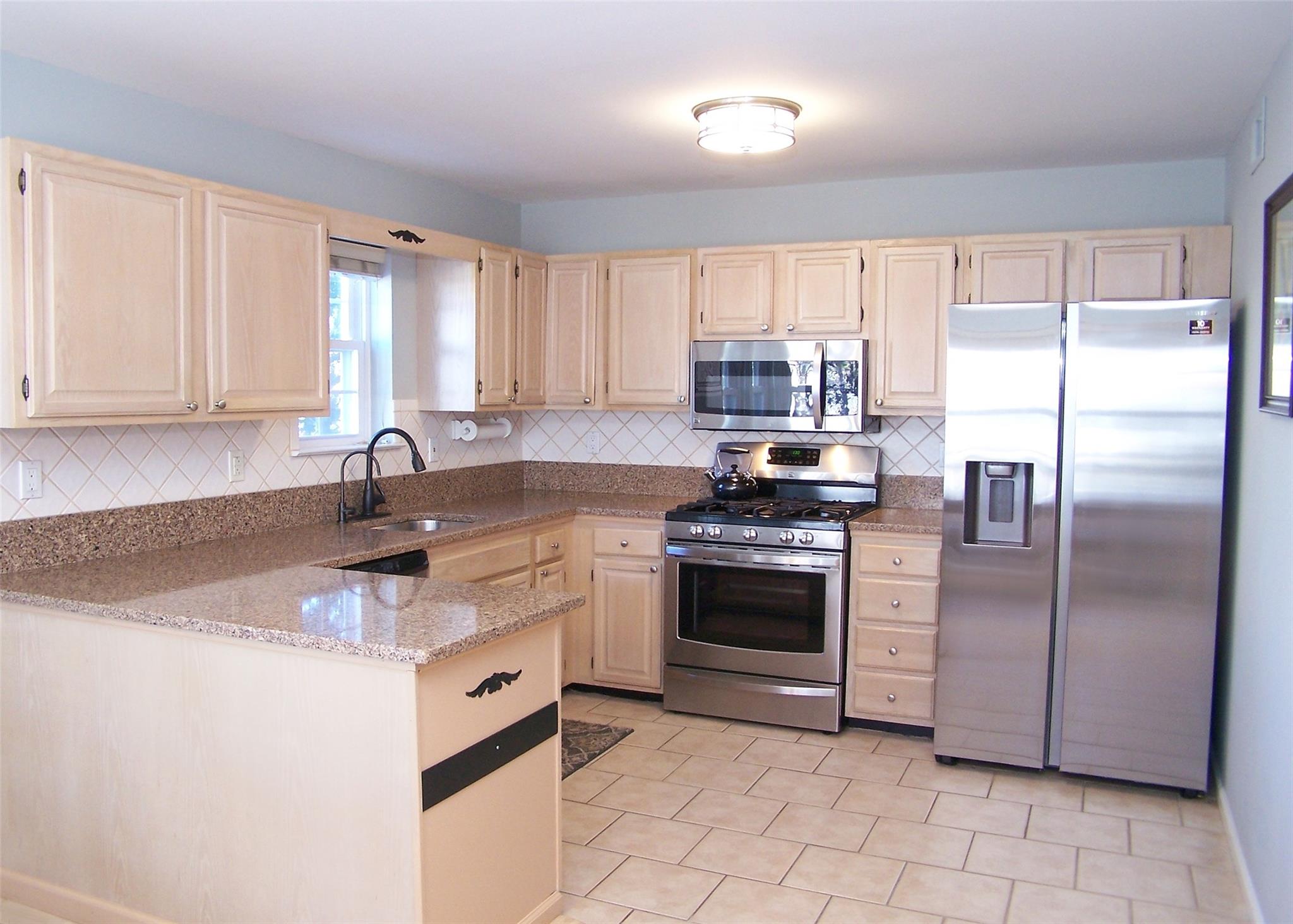 78 Sprucewood Boulevard, Central Islip, New York image 3