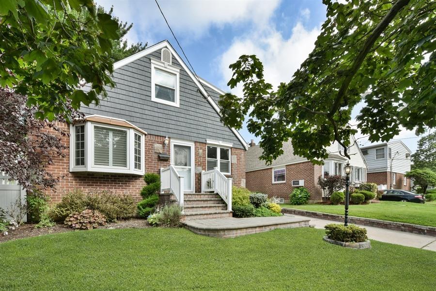 51 Legion Place, Malverne, New York image 3