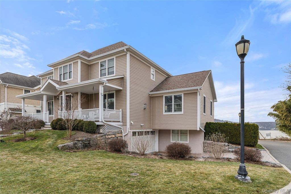 Photo of 16 Fairlawn Avenue, Dobbs Ferry, NY 10522 (MLS # 918069)