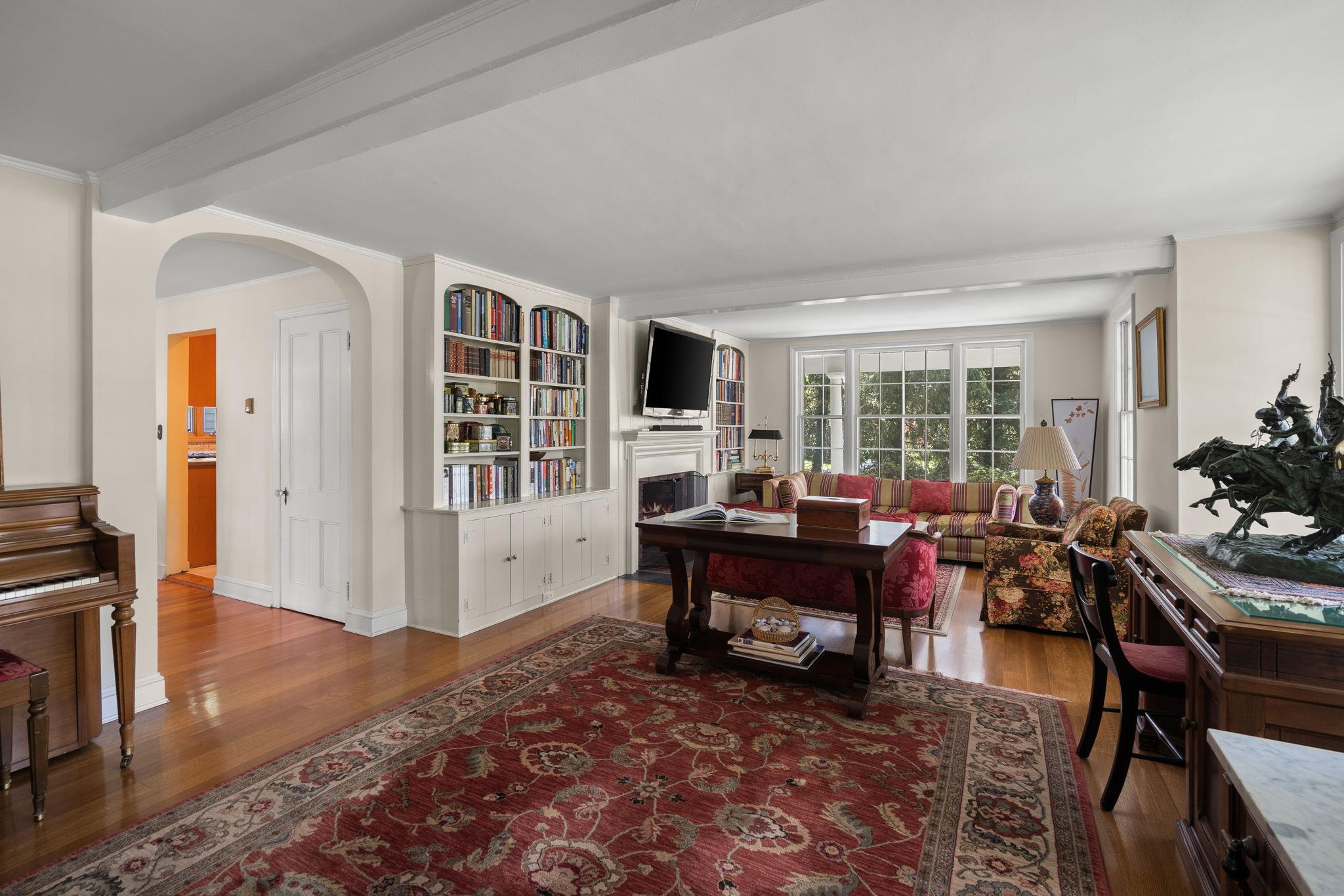5 Emil Court, Huntington, New York image 4