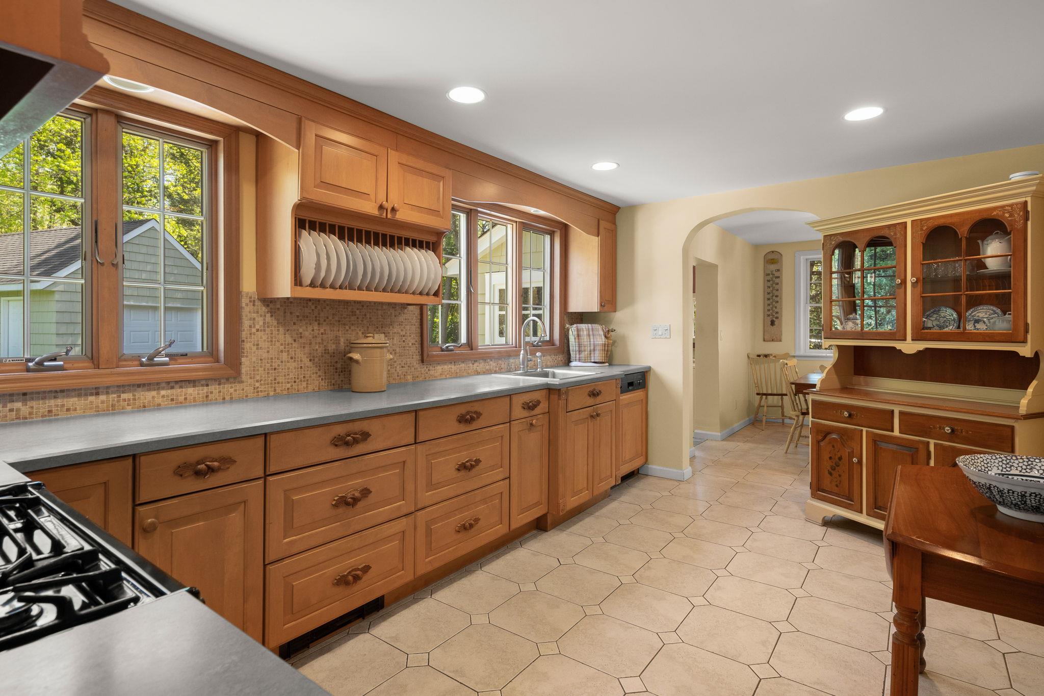 5 Emil Court, Huntington, New York image 9