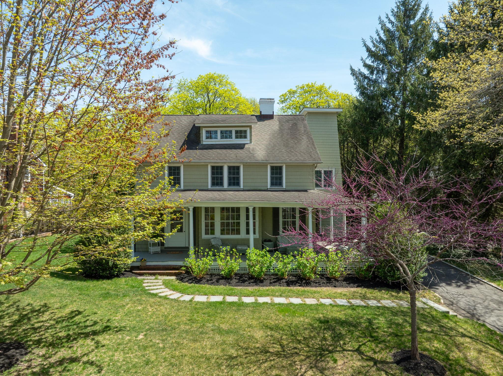 5 Emil Court, Huntington, New York image 2