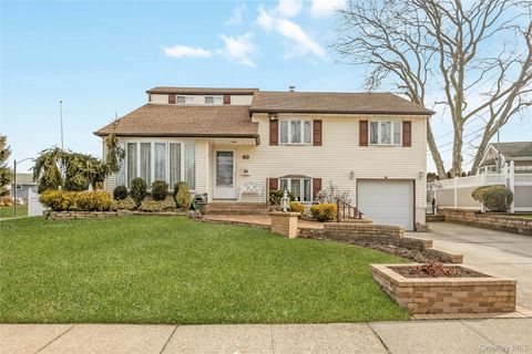 49 Amherst Drive Massapequa NY 11758