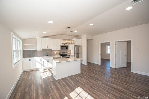 Apartment For Rent - 1090 New York Avenue #PENTHOUSE<br/> Huntington Station, NY 11746