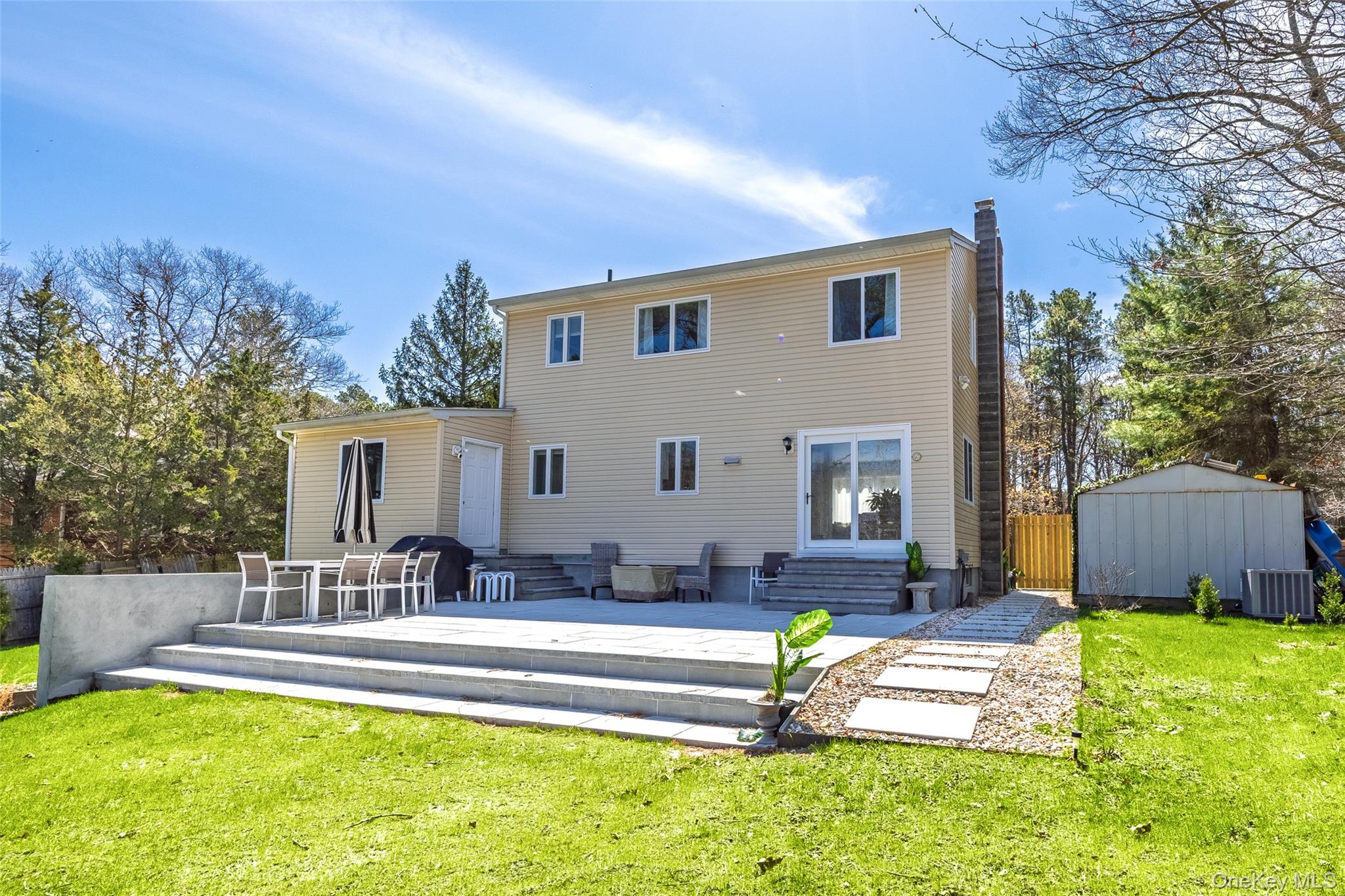 Calverton, New York 11933, United States, 4 Bedrooms Bedrooms, ,2 BathroomsBathrooms,Residential,Active,125640