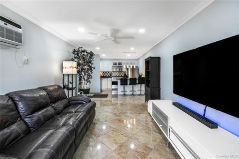 427 Schorr Drive 36A College Point NY 11356