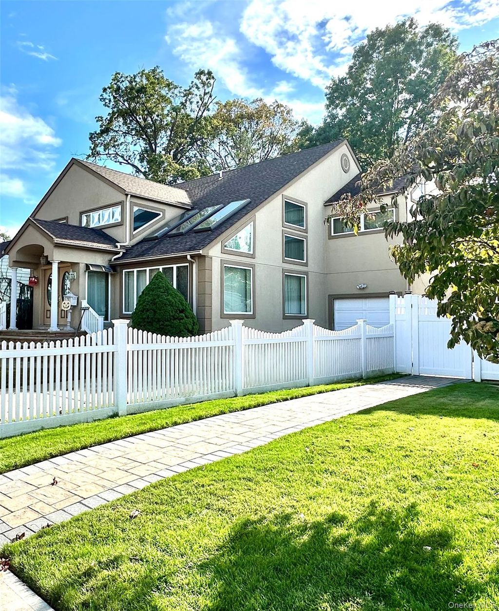 Photo of 1027 Windermere Road, Franklin Square, NY 11010 (MLS # 922595)