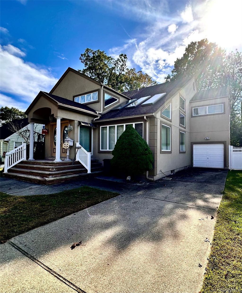 Photo of 1027 Windermere Road, Franklin Square, NY 11010 (MLS # 922595)